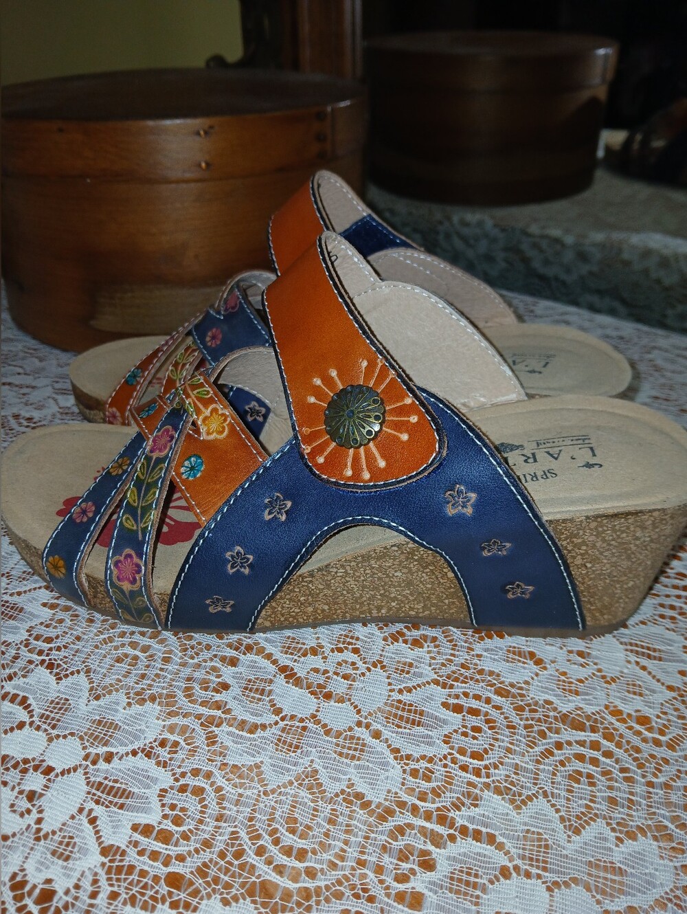 L'Artiste Spring Step Swan Floral Leather Wedge Sandals Size 40 - Picture 5 of 11